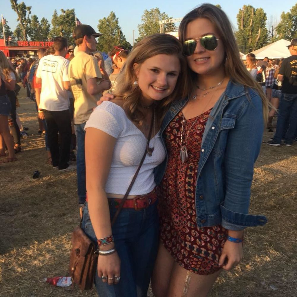 Meet your Posher, Kayla